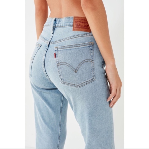 Levi's Premium Wedgie Icon Jeans in Bauhaus Blues in Size 28/29 NWT - Picture 5 of 8